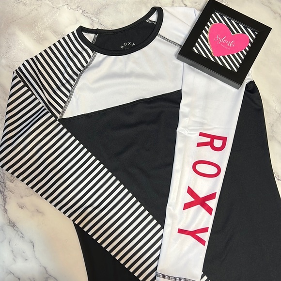 🔥 Roxy Stripe Long Sleeve Rash Guard NWT - Picture 5 of 5